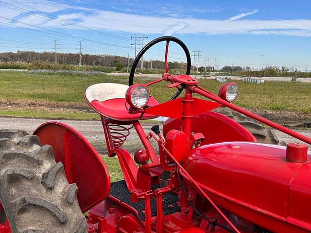 Image of Farmall H equipment image 4