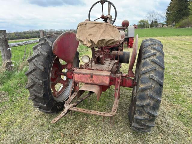 Image of Farmall H equipment image 2