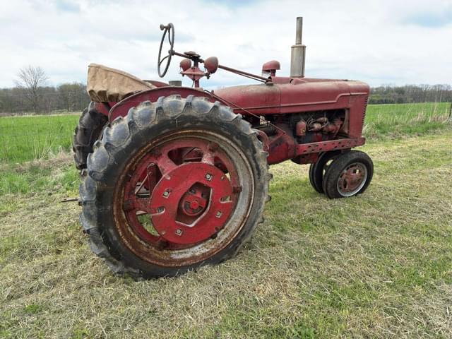 Image of Farmall H equipment image 1