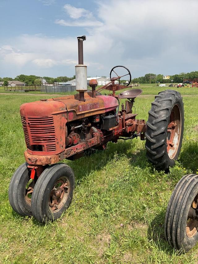 Image of Farmall H equipment image 4