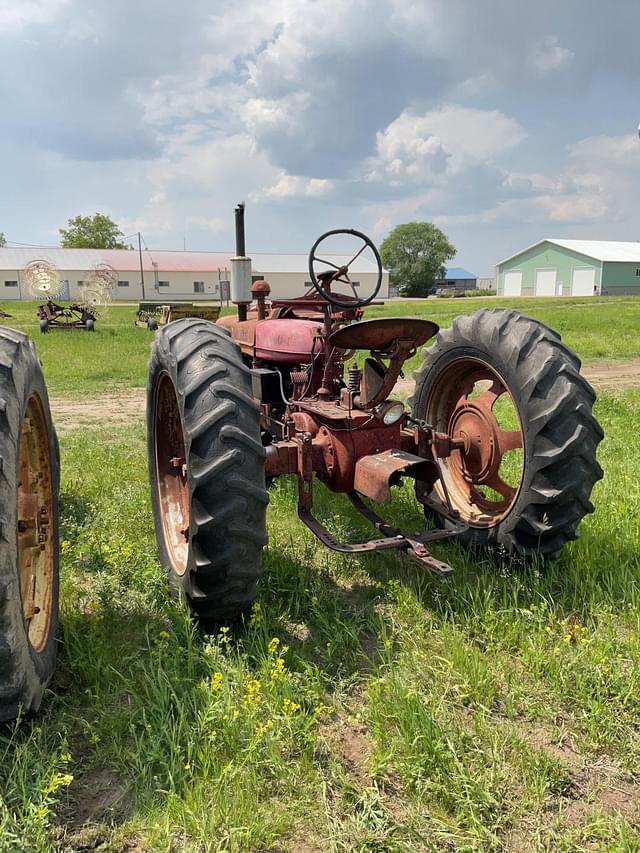 Image of Farmall H equipment image 3