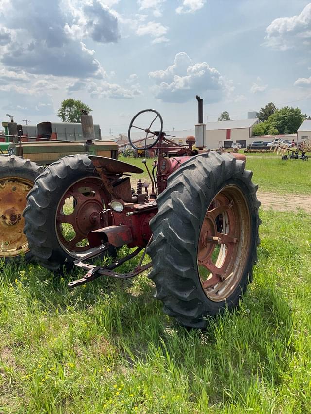 Image of Farmall H equipment image 2