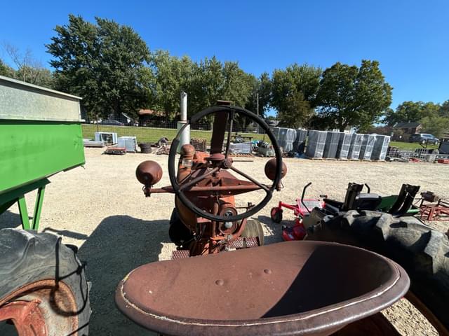 Image of Farmall H equipment image 4