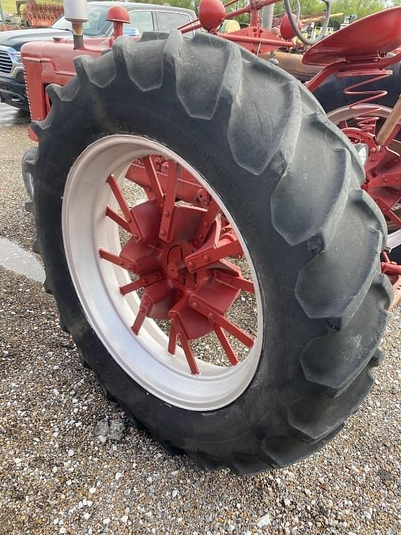 Image of Farmall H equipment image 4