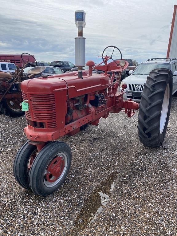 Image of Farmall H equipment image 1