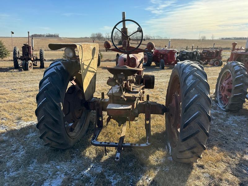 Image of Farmall H Image 1