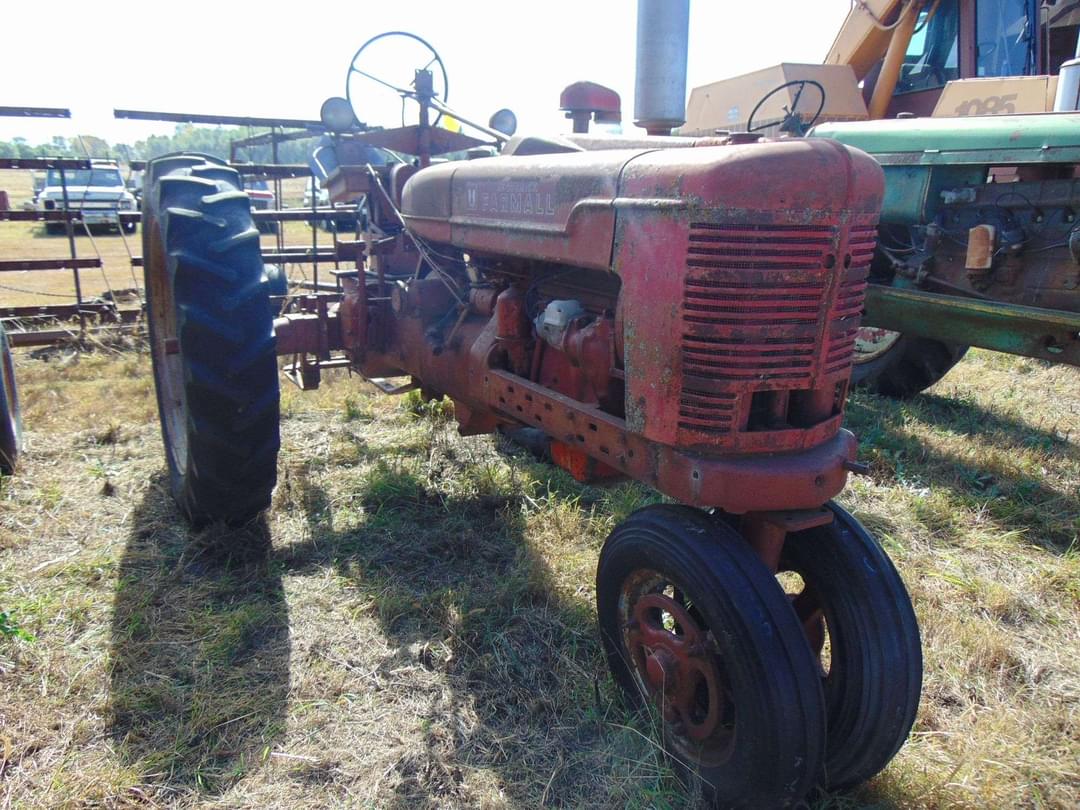 Image of Farmall H Image 0