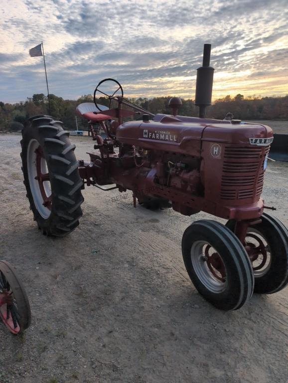 Image of Farmall H equipment image 3