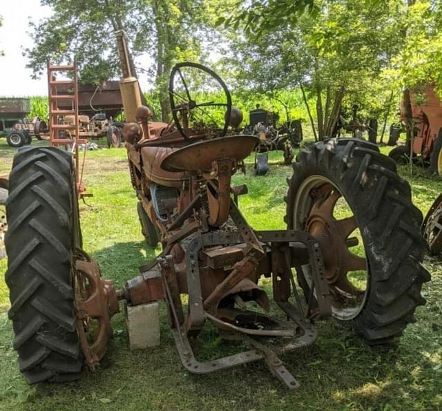 Image of Farmall H equipment image 4