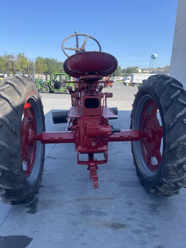Image of Farmall H equipment image 4