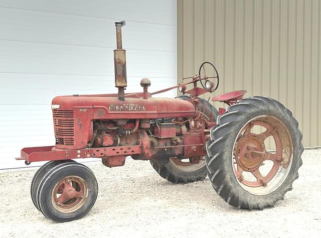 Image of Farmall H equipment image 1