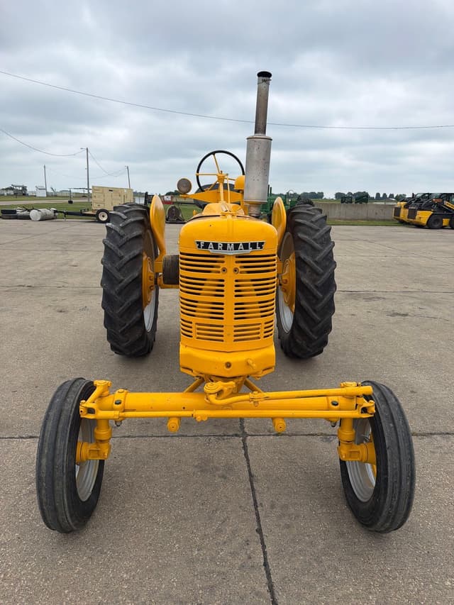 Image of Farmall H equipment image 1