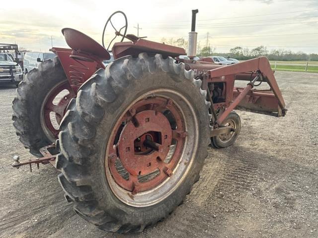 Image of Farmall H equipment image 3