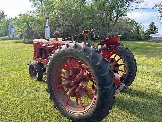 Image of Farmall H equipment image 3