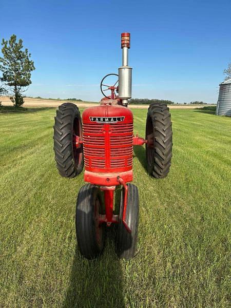 Image of Farmall H equipment image 1