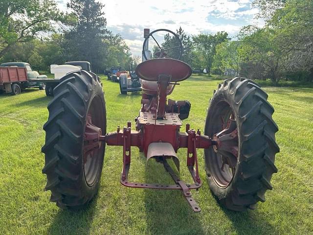 Image of Farmall H equipment image 4