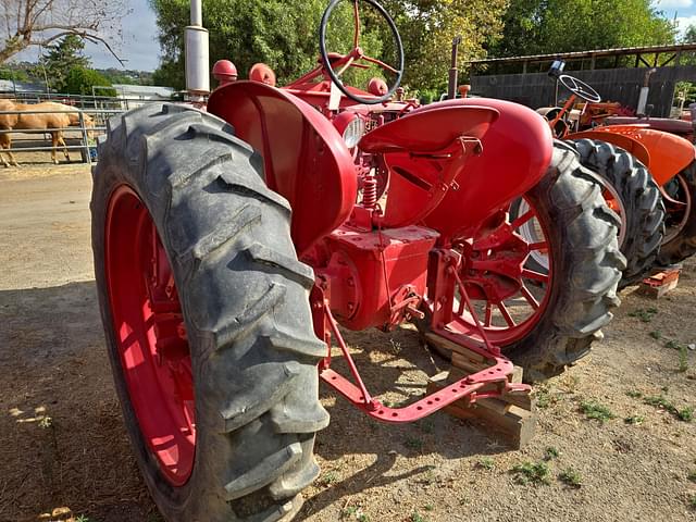 Image of Farmall H equipment image 2