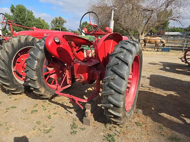 Image of Farmall H equipment image 3