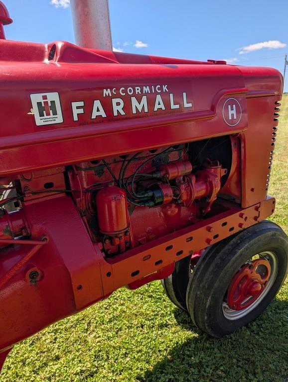 Image of Farmall H equipment image 3