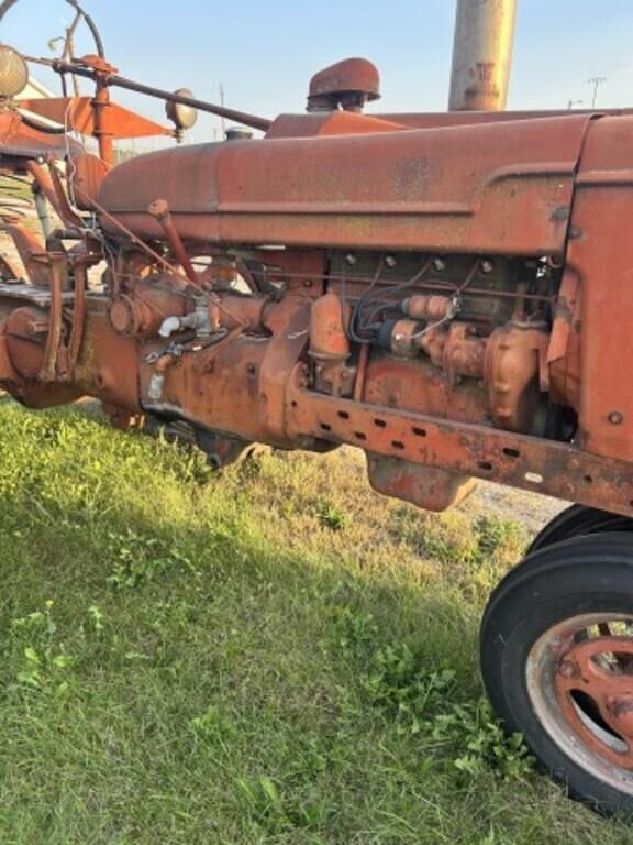Image of Farmall H equipment image 1