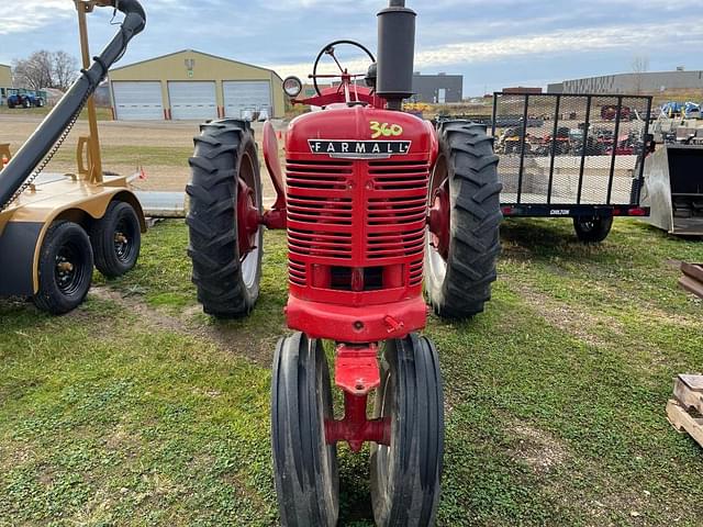 Image of Farmall H equipment image 2