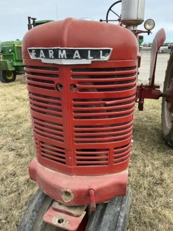 Image of Farmall H equipment image 4