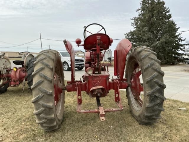 Image of Farmall H equipment image 2