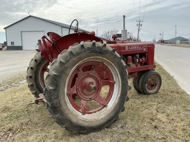 Image of Farmall H equipment image 1