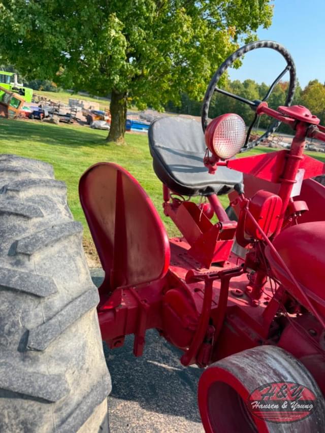 Image of Farmall H equipment image 4