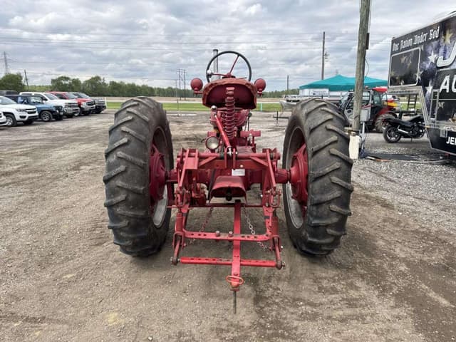 Image of Farmall H equipment image 2