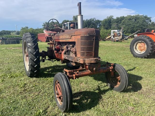 Image of Farmall H equipment image 2