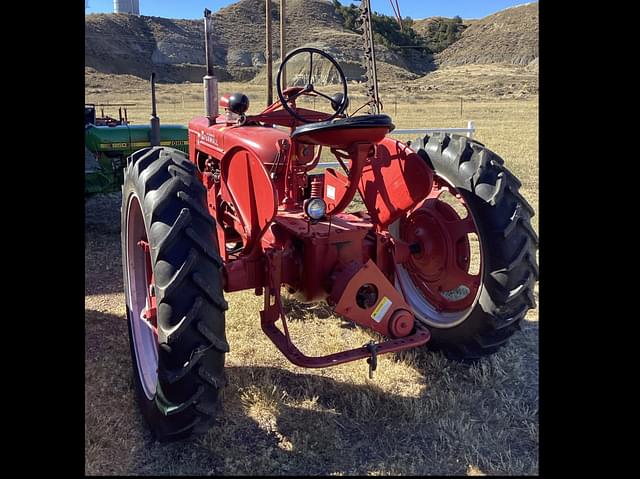 Image of Farmall H equipment image 3