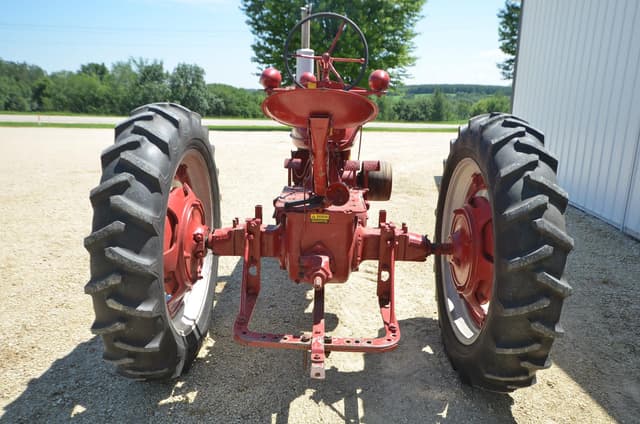 Image of Farmall H equipment image 4