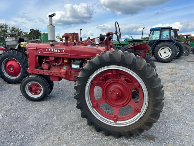 Image of Farmall H equipment image 1