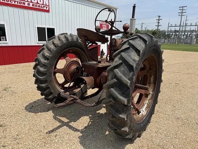 Image of Farmall H equipment image 3
