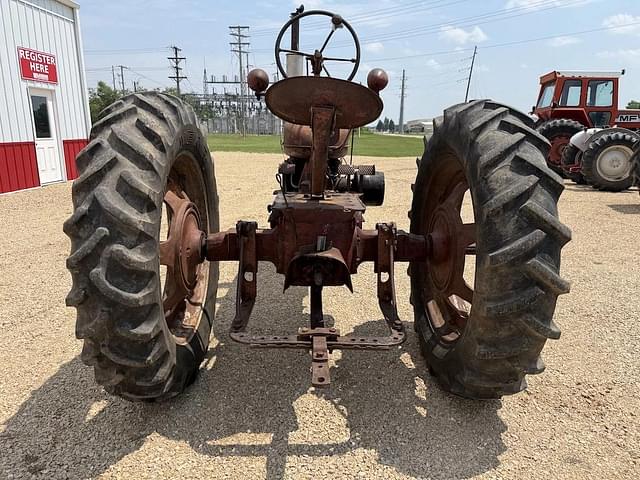 Image of Farmall H equipment image 4