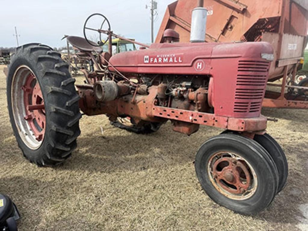 Farmall H Equipment Image0