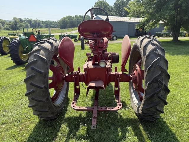 Image of Farmall H equipment image 4