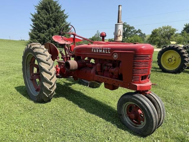 Image of Farmall H equipment image 2
