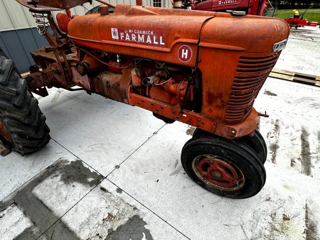 Image of Farmall H equipment image 3