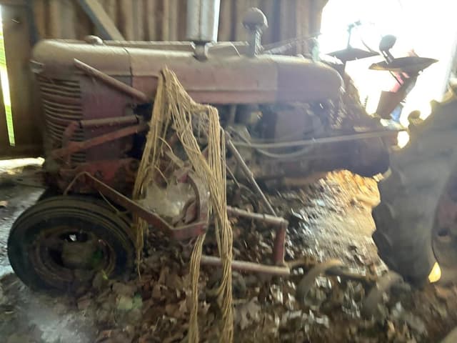 Image of Farmall H equipment image 2