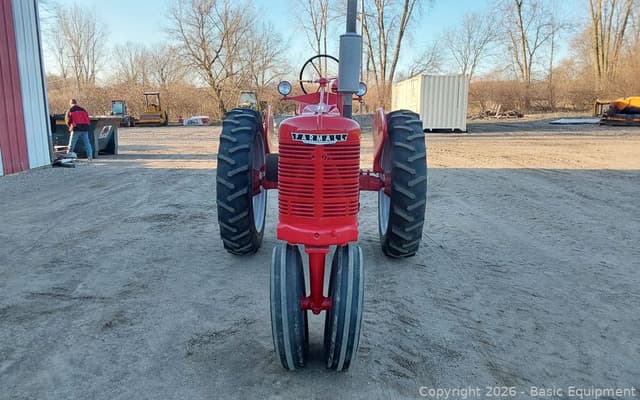 Image of Farmall H equipment image 2