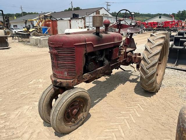 Image of Farmall H equipment image 2