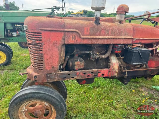 Image of Farmall H equipment image 4
