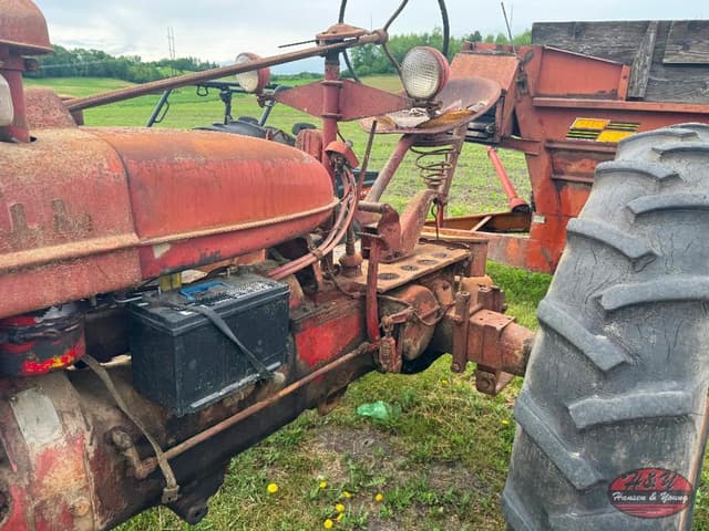 Image of Farmall H equipment image 3