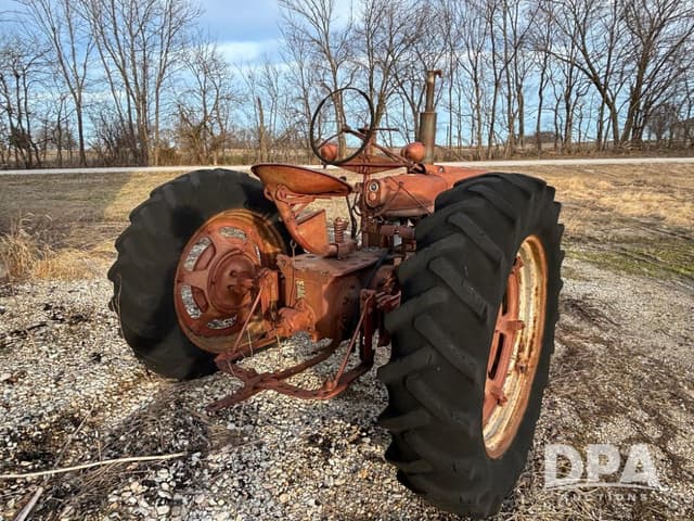 Image of Farmall H equipment image 4