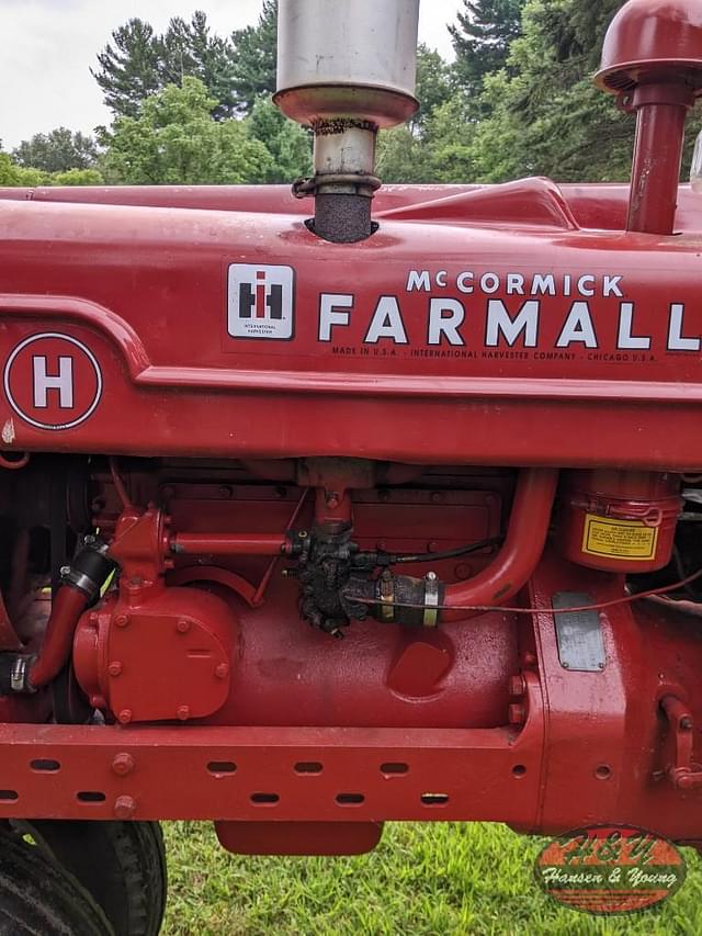 Image of Farmall H equipment image 1