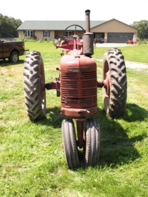 Image of Farmall H equipment image 2