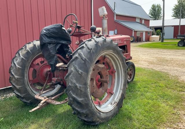 Image of Farmall H equipment image 3
