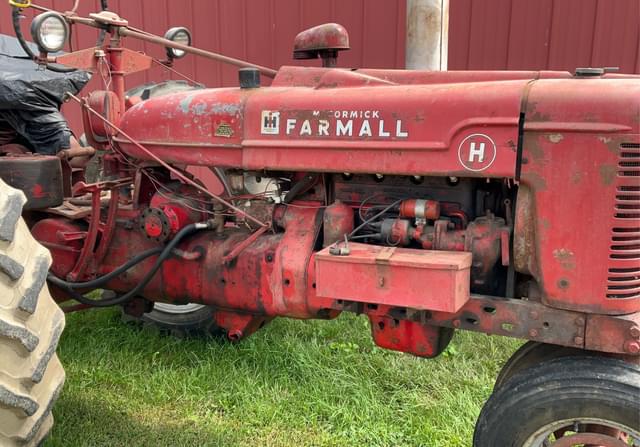 Image of Farmall H equipment image 2